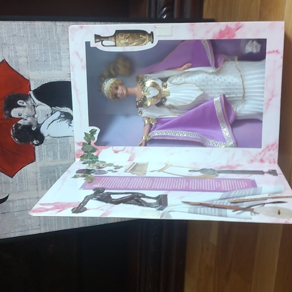 Grecian Goddess Barbie - Picture 5 of 12